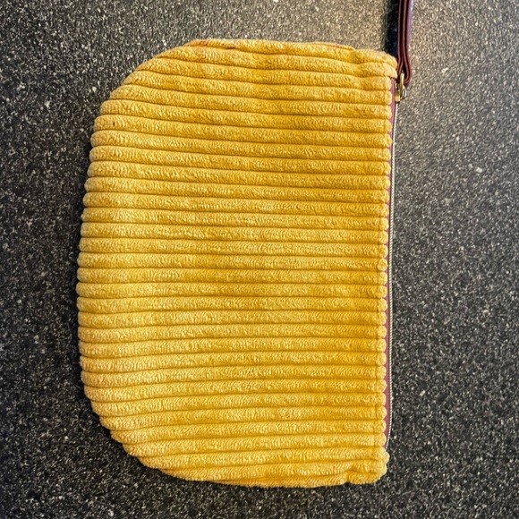 Glamglow Supermud, Fluid nail polish, VC Collection quad eyeshadow palette - Picture 6 of 9